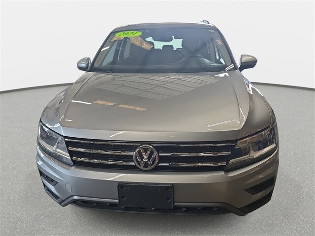 2021 Volkswagen Tiguan SE photo 2
