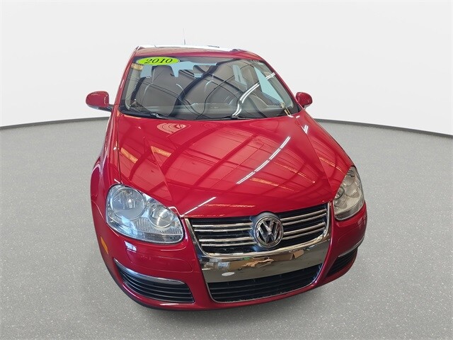 2010 Volkswagen Jetta Limited photo 2