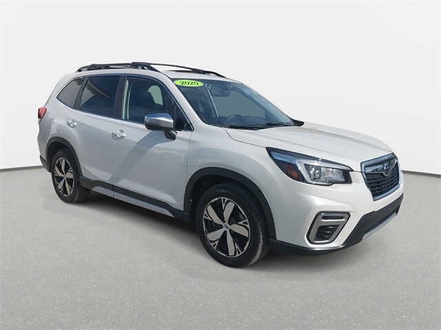 2020 Subaru Forester Touring photo 3