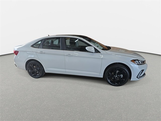 2026 Volkswagen Jetta SE photo 4
