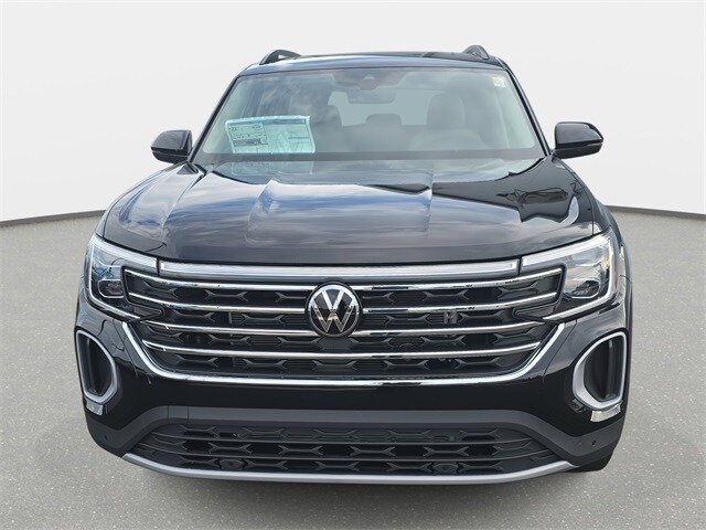 2026 Volkswagen Atlas SE Technology photo 2