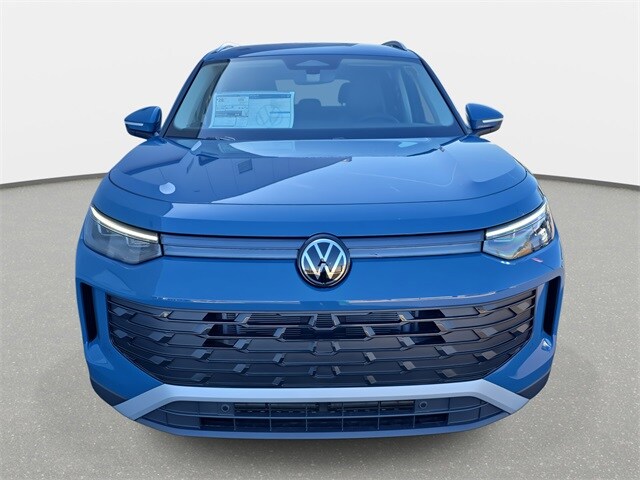 2026 Volkswagen Tiguan SE photo 2