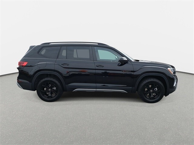 2025 Volkswagen Atlas Peak Edition SE photo 4