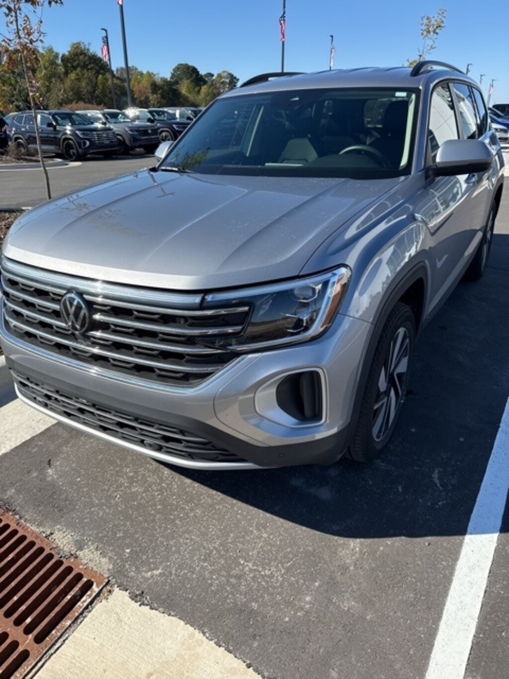 Used 2024 Volkswagen Atlas 2.0T SE w/Technology SUV