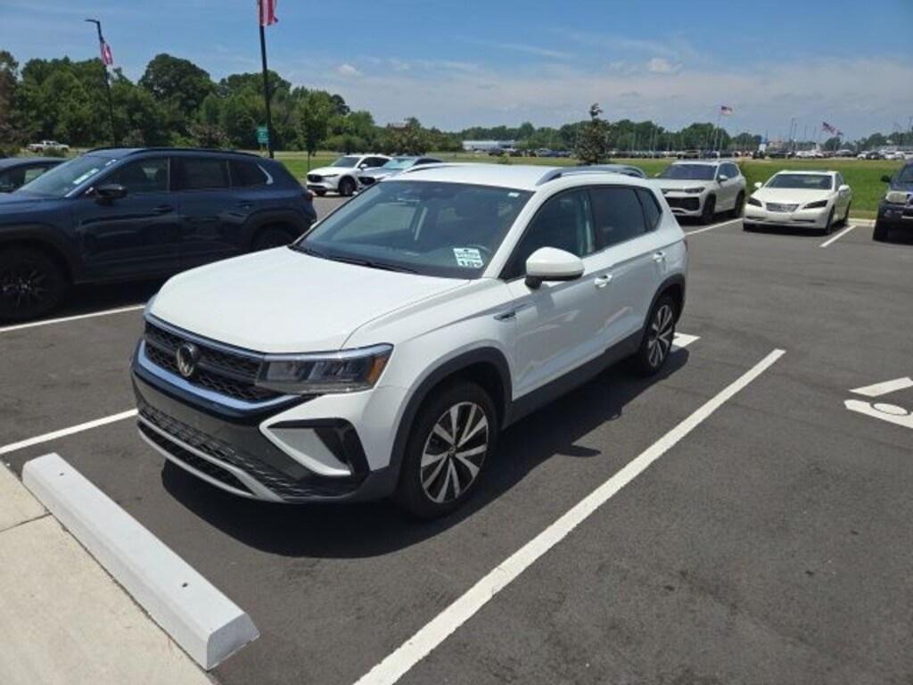 Used 2024 Volkswagen Taos 1.5T SE SUV