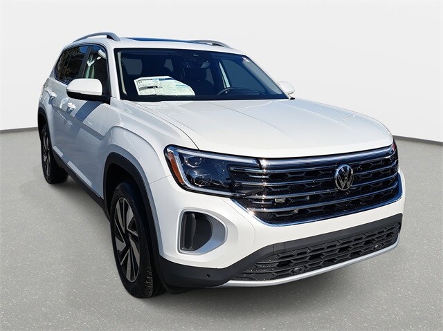 2025 Volkswagen Atlas SEL photo 3