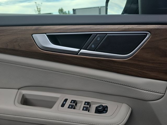 2026 Volkswagen Atlas SE w/Tech - Photo 12