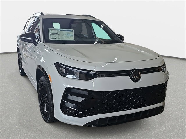 2025 Volkswagen Tiguan SE R-Line Black photo 3