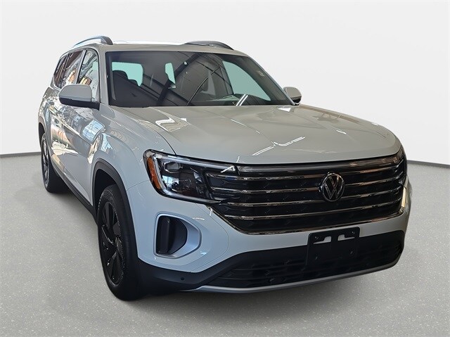 2025 Volkswagen Atlas SE Technology photo 3