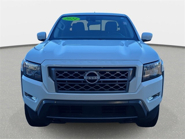 2024 Nissan Frontier SV photo 2