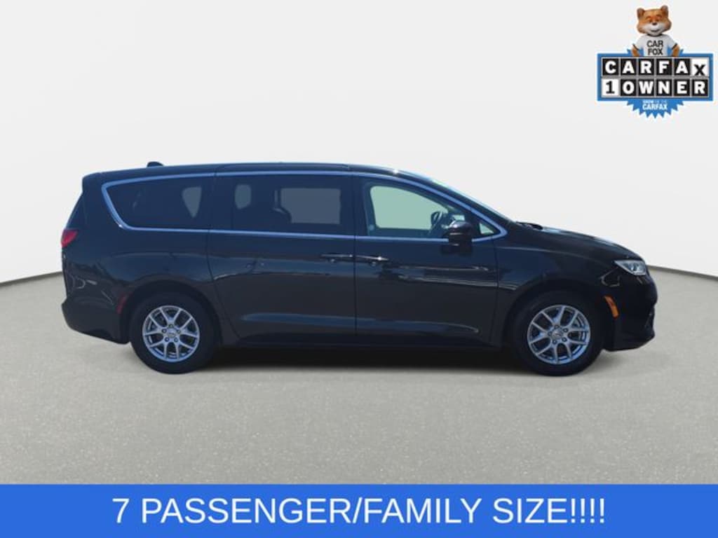 Used 2023 Chrysler Pacifica Touring L Minivan/Van
