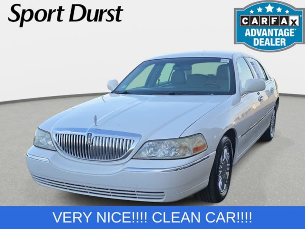 Used 2008 Lincoln Town Car Signature Sedan