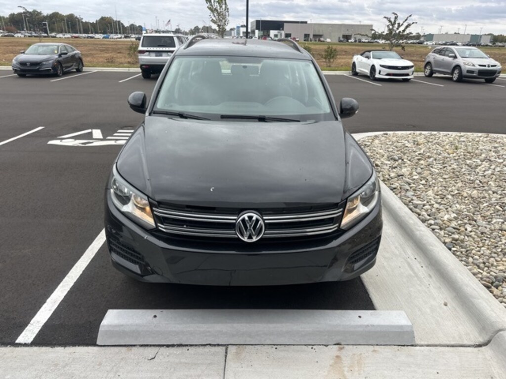 Used 2017 Volkswagen Tiguan Limited 2.0T SUV