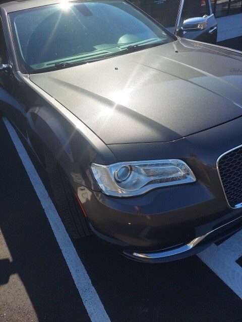 2019 Chrysler 300 Limited photo 4