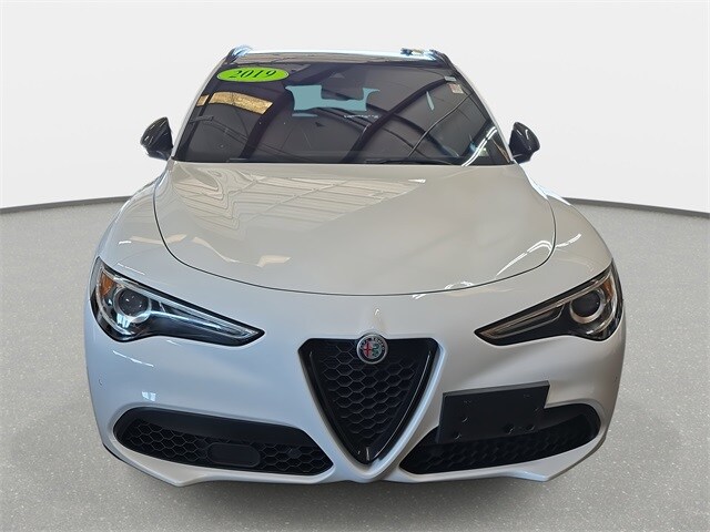 2019 Alfa Romeo Stelvio Ti Sport photo 2