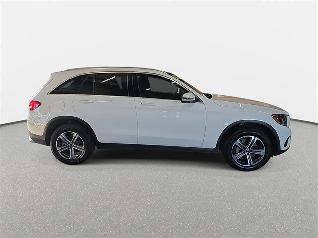 2018 Mercedes Benz GLC 300 4MATIC photo 4