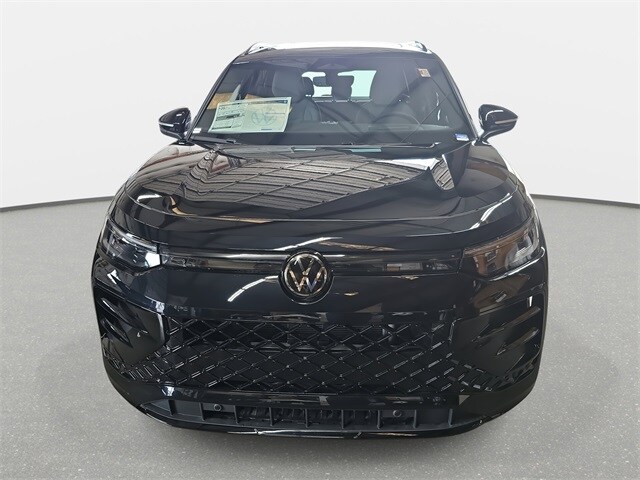 2025 Volkswagen Tiguan SE R-Line Black photo 2