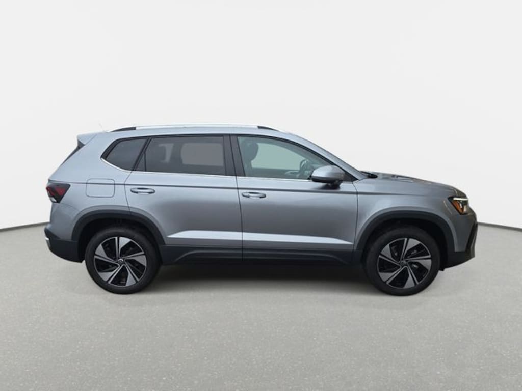 New 2026 Volkswagen Taos 1.5T SE SUV
