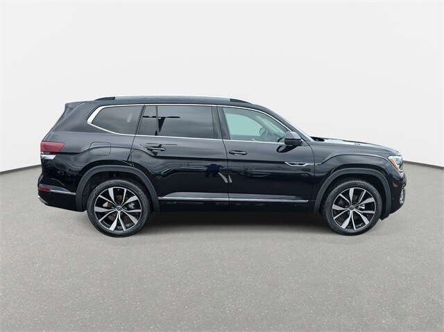 2026 Volkswagen Atlas SEL Premium R-Line photo 3