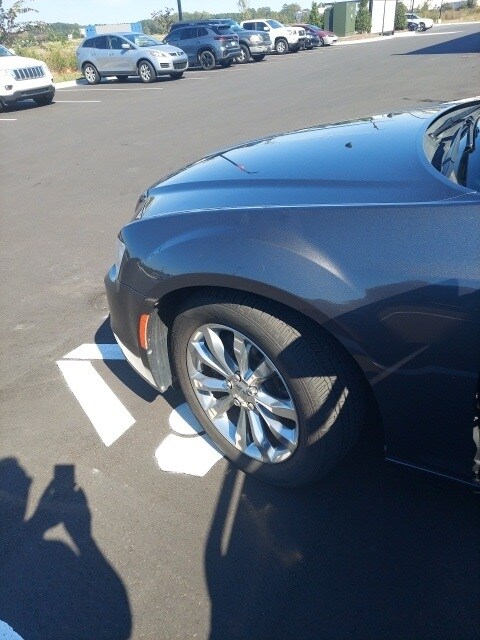 2019 Chrysler 300 Limited photo 2