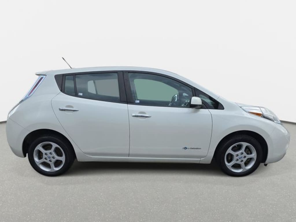 Used 2013 Nissan Leaf SV Hatchback