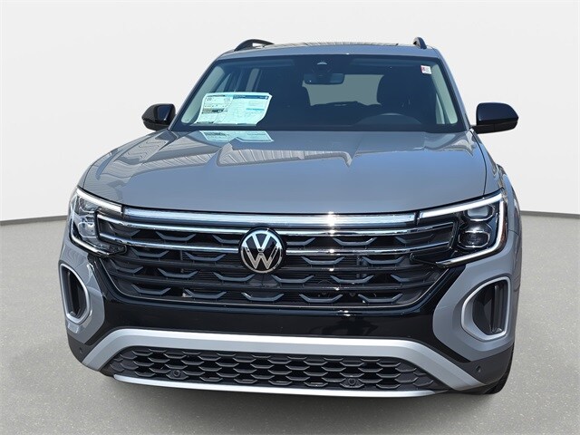 2025 Volkswagen Atlas Peak Edition SE photo 2