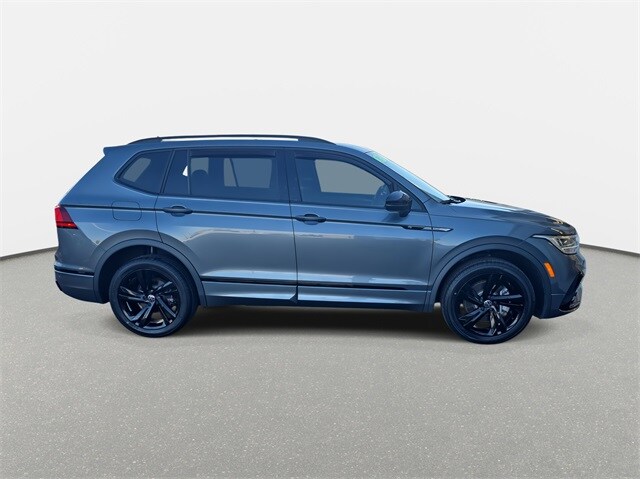 2023 Volkswagen Tiguan SE R-Line Black photo 2