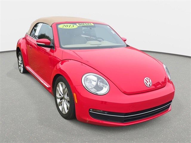 2013 Volkswagen Beetle TDI Convertible photo 3