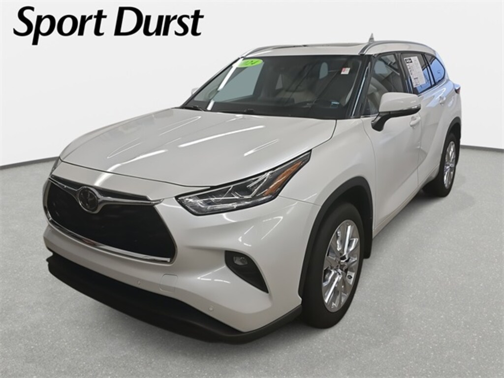 Used 2024 Toyota Highlander LE SUV