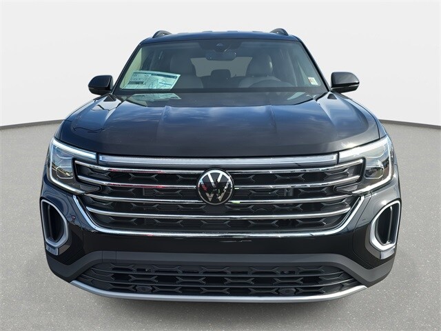 2026 Volkswagen Atlas SE photo 2