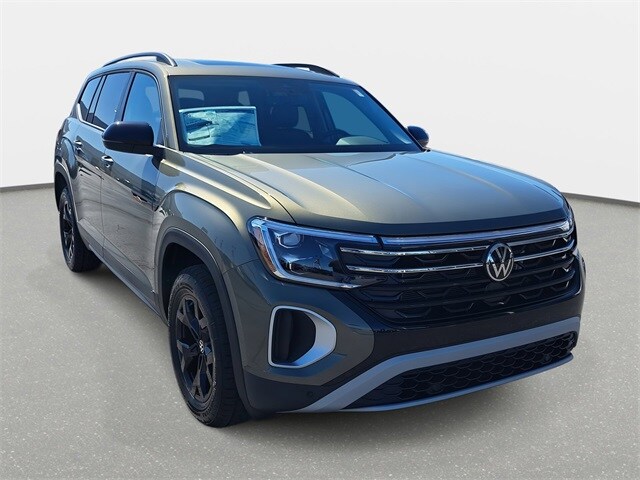 2025 Volkswagen Atlas Peak Edition photo 3