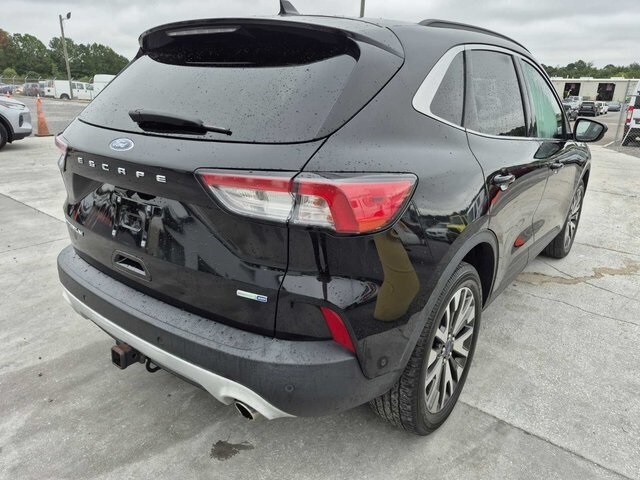 2020 Ford Escape Titanium photo 3