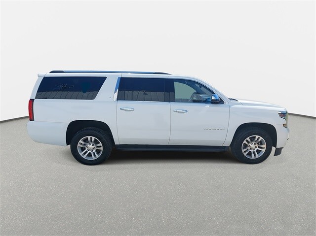 2019 Chevrolet Suburban LT photo 2