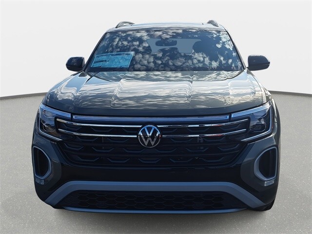 2025 Volkswagen Atlas Peak Edition photo 2