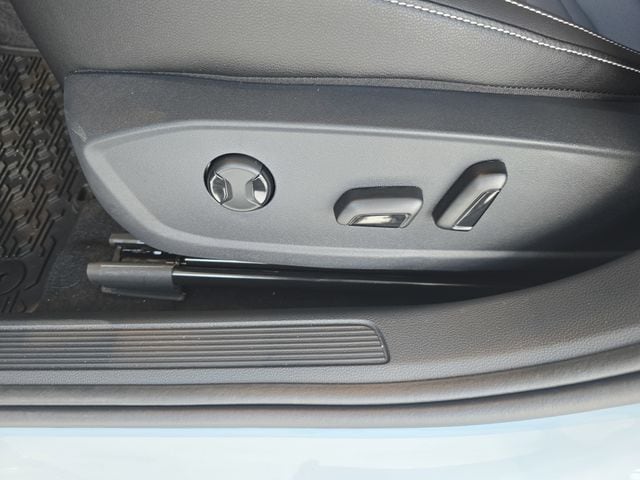 2026 Volkswagen Jetta SE - Photo 27