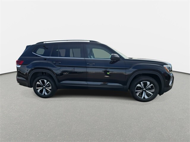 2026 Volkswagen Atlas SE photo 4