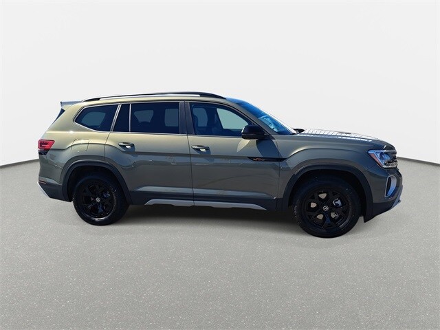 2025 Volkswagen Atlas Peak Edition photo 4
