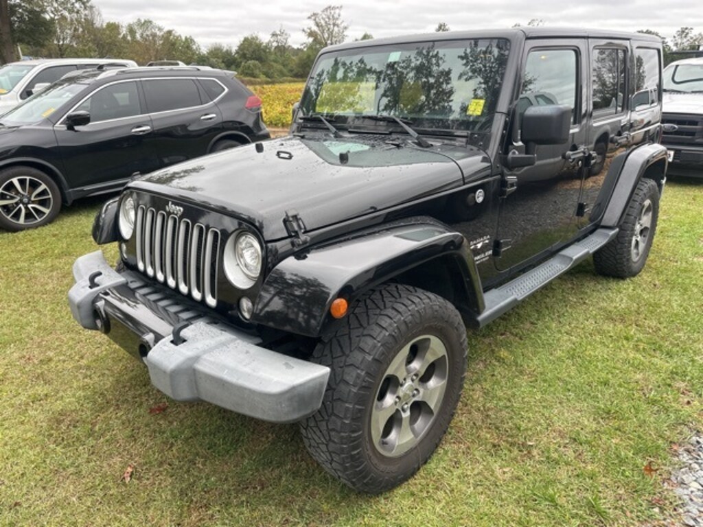 Used 2017 Jeep Wrangler Unlimited Sahara SUV