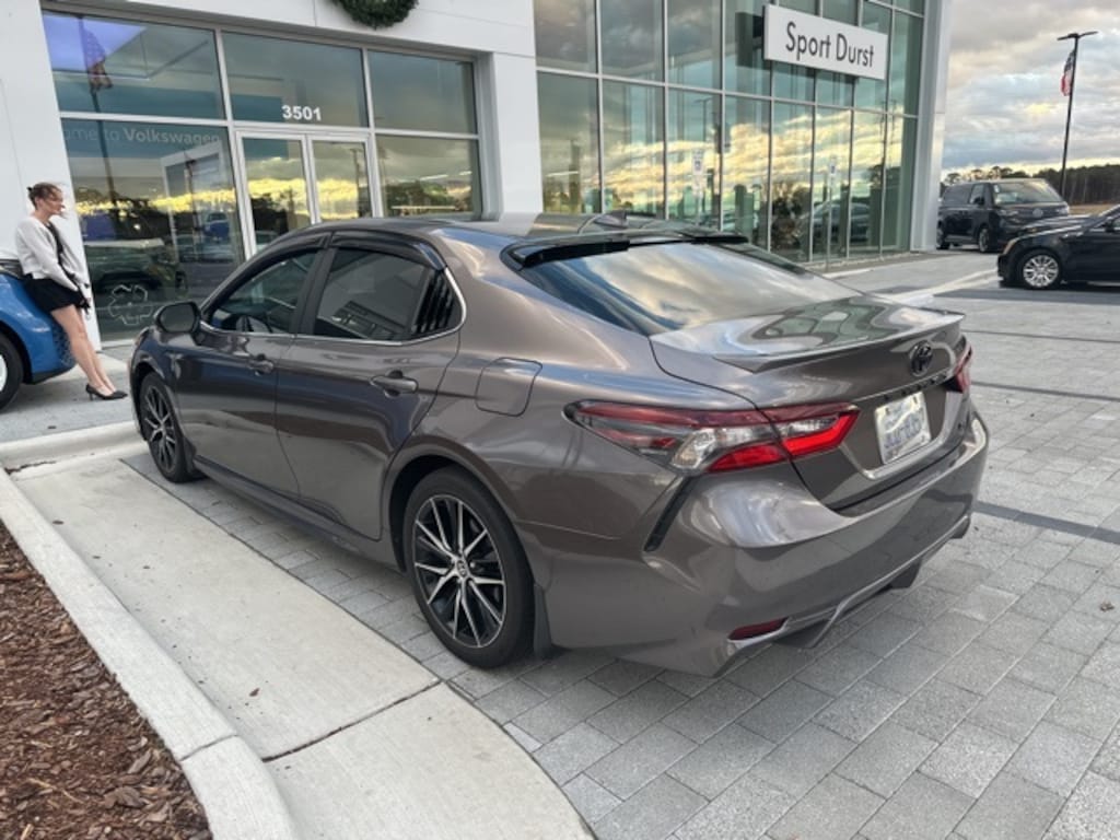 Used 2022 Toyota Camry SE Sedan