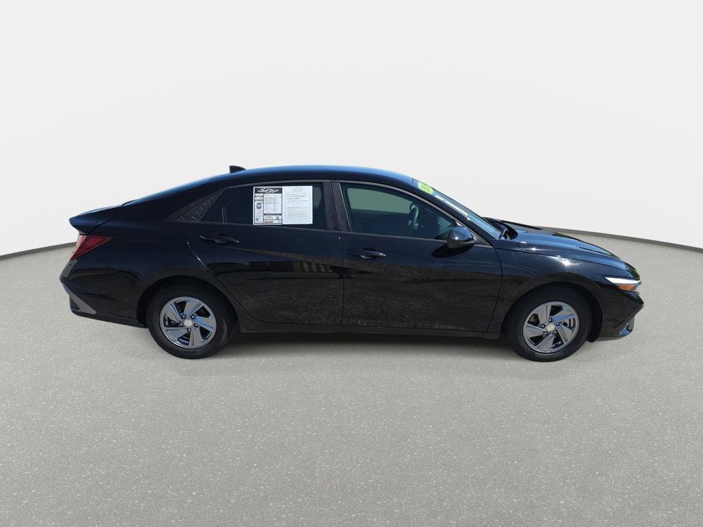 Used 2024 Hyundai Elantra SE Sedan
