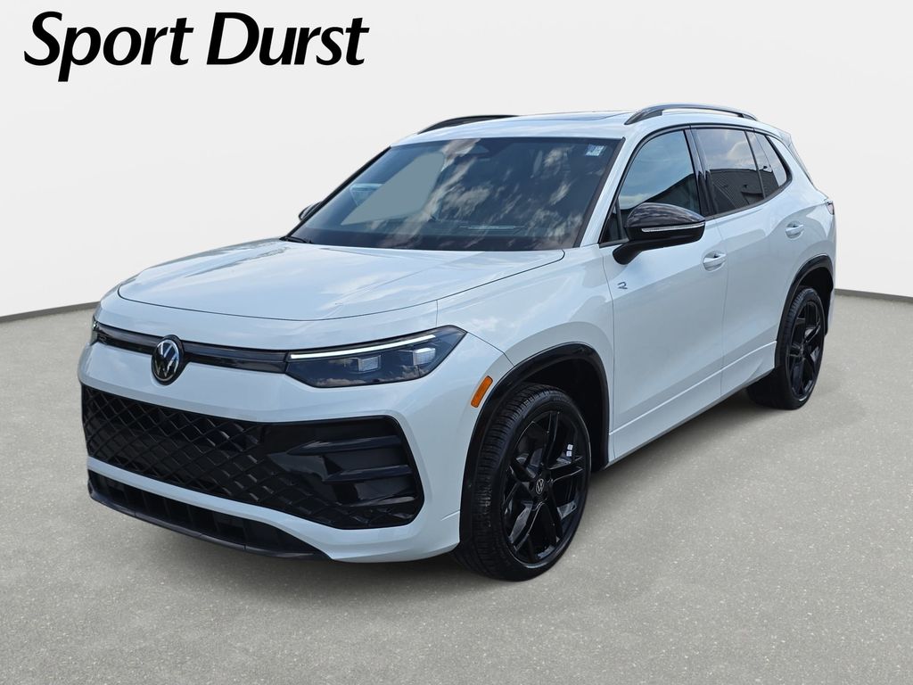 2026 Volkswagen Tiguan 2.0T SE R-Line Black 4Motion's photo