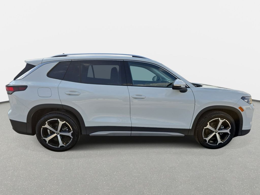 New 2026 Volkswagen Tiguan SE SUV