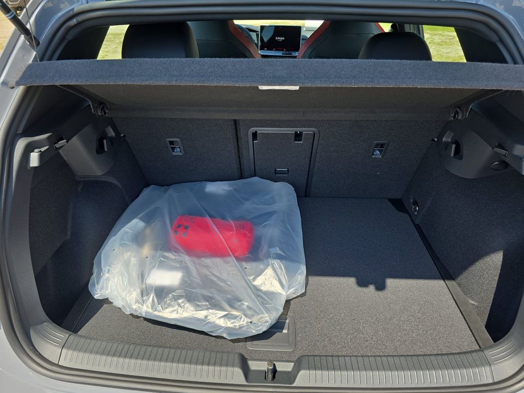 2026 Volkswagen Golf GTI SE - Photo 11