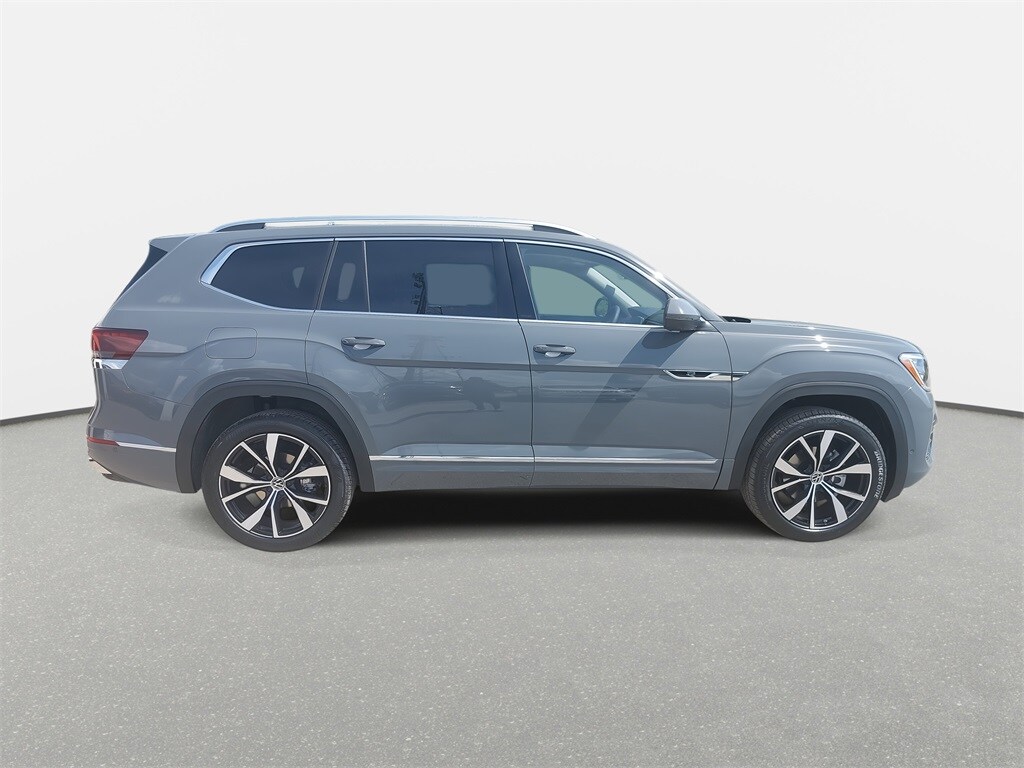 2025 Volkswagen Atlas SEL Premium R-Line photo 4