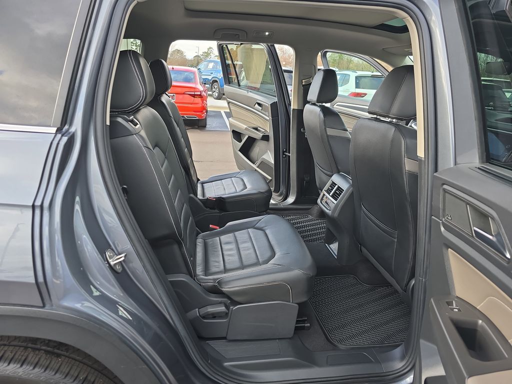 2023 Volkswagen Atlas SEL Premium R-Line - Photo 13