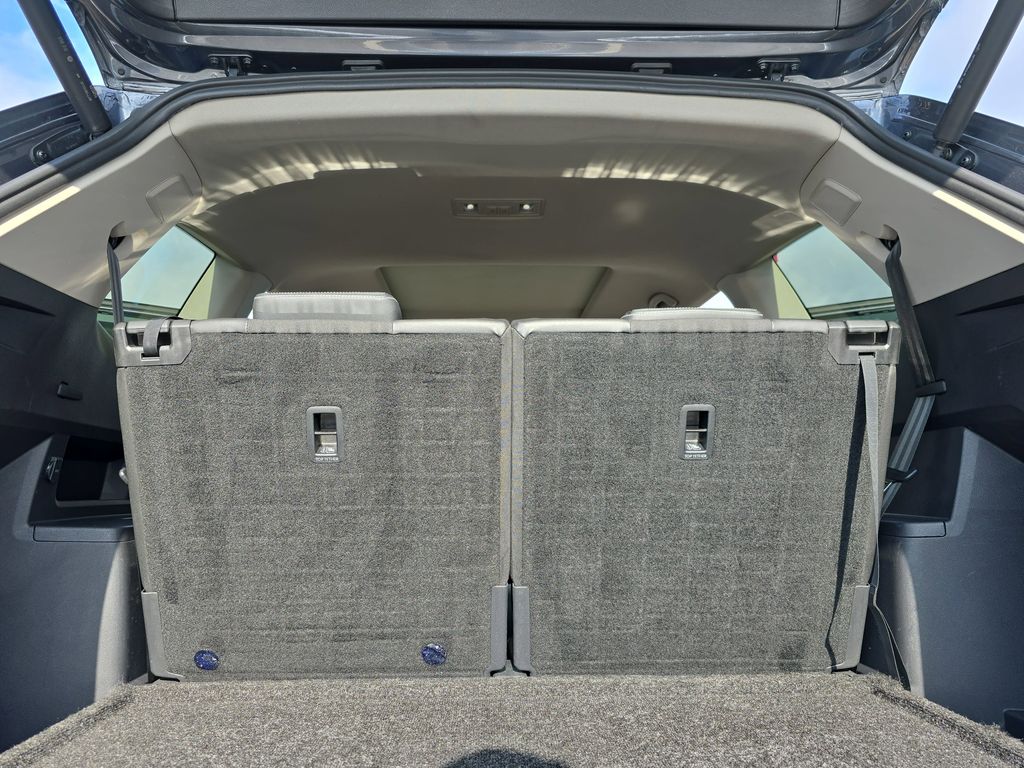 2023 Volkswagen Atlas SEL Premium R-Line - Photo 20