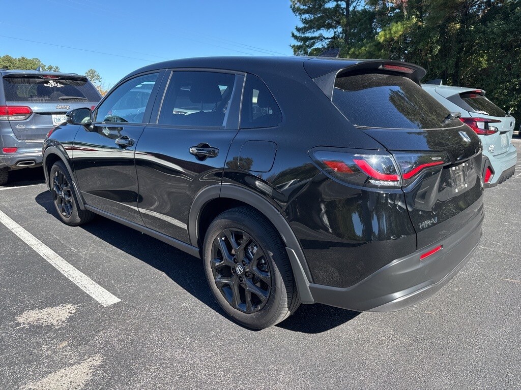 2025 Honda HR-V Sport photo 3