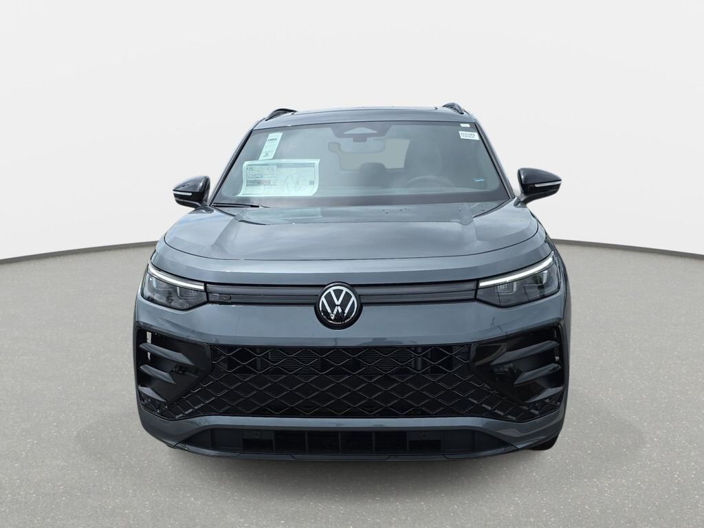 New 2026 Volkswagen Tiguan SE R-Line Black SUV
