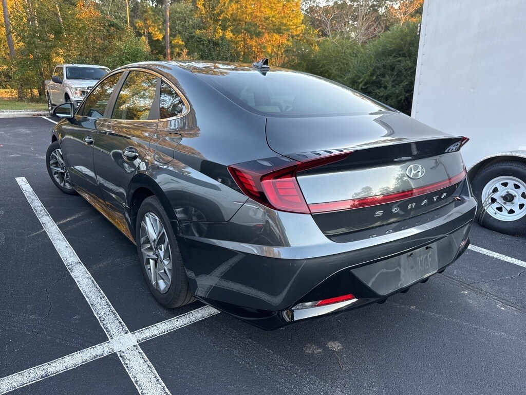 2022 Hyundai Sonata SEL photo 2