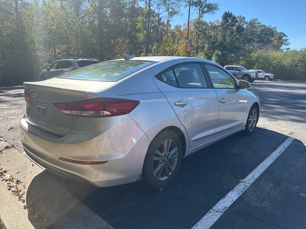 2017 Hyundai Elantra SE photo 3